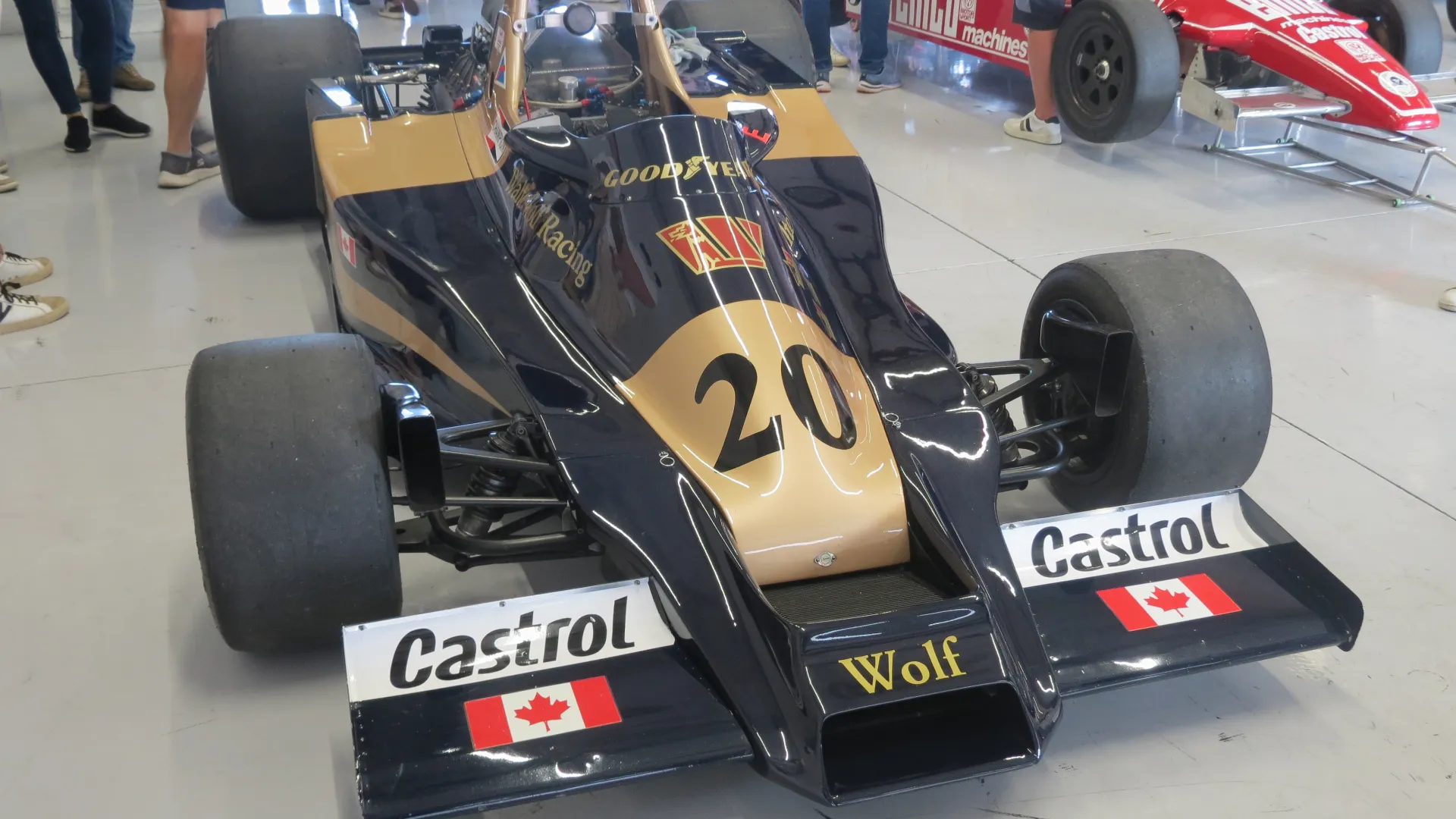 Venne progettata progettata da Harvey Postlethwaite per la stagione 1977 di F1 