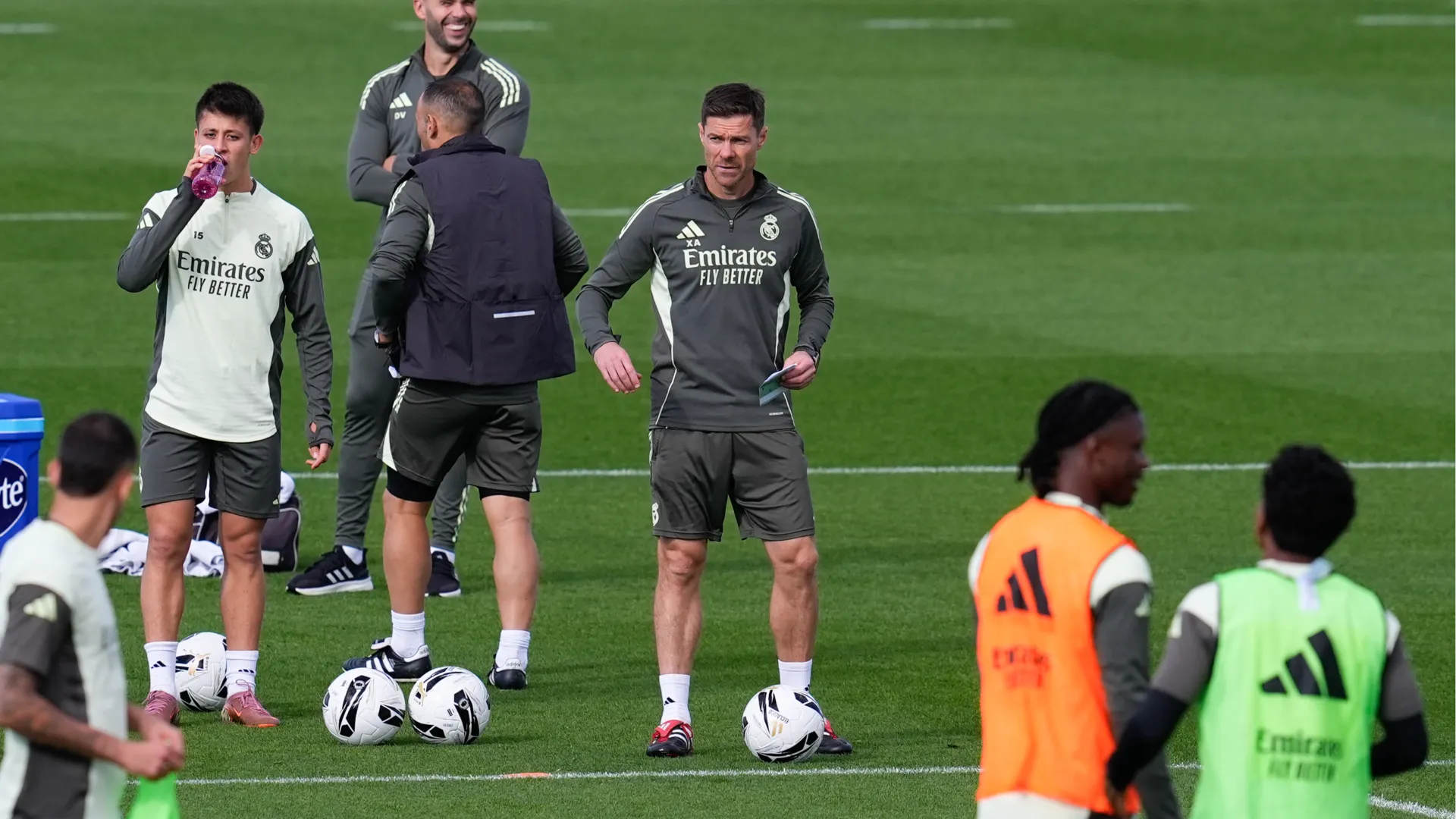 "Xabi Alonso pensa di essere Guardiola": malumore al Real Madrid
