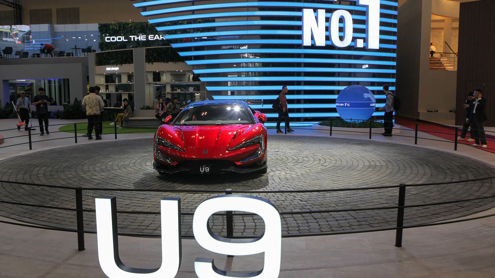 L'hypercar ha raggiunto i 496,22 km/h stabilendo il record di auto elettrica più veloce del mondo