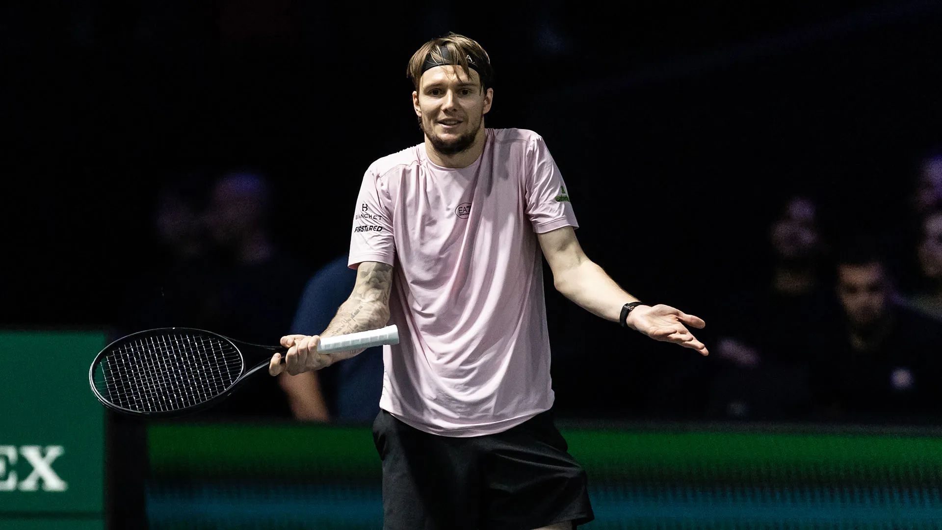 Il campione era parso molto nervoso già prima di sfasciare la racchetta