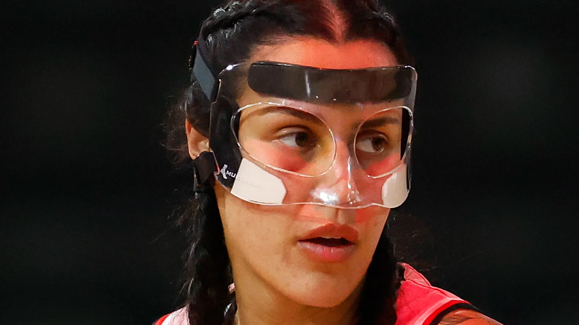 Per qualche gara dovrà giocare con la maschera protettiva