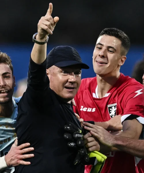 Serie B: il Frosinone vince a Bari. Ok Empoli, esordisce il Papu ma il Padova va ko