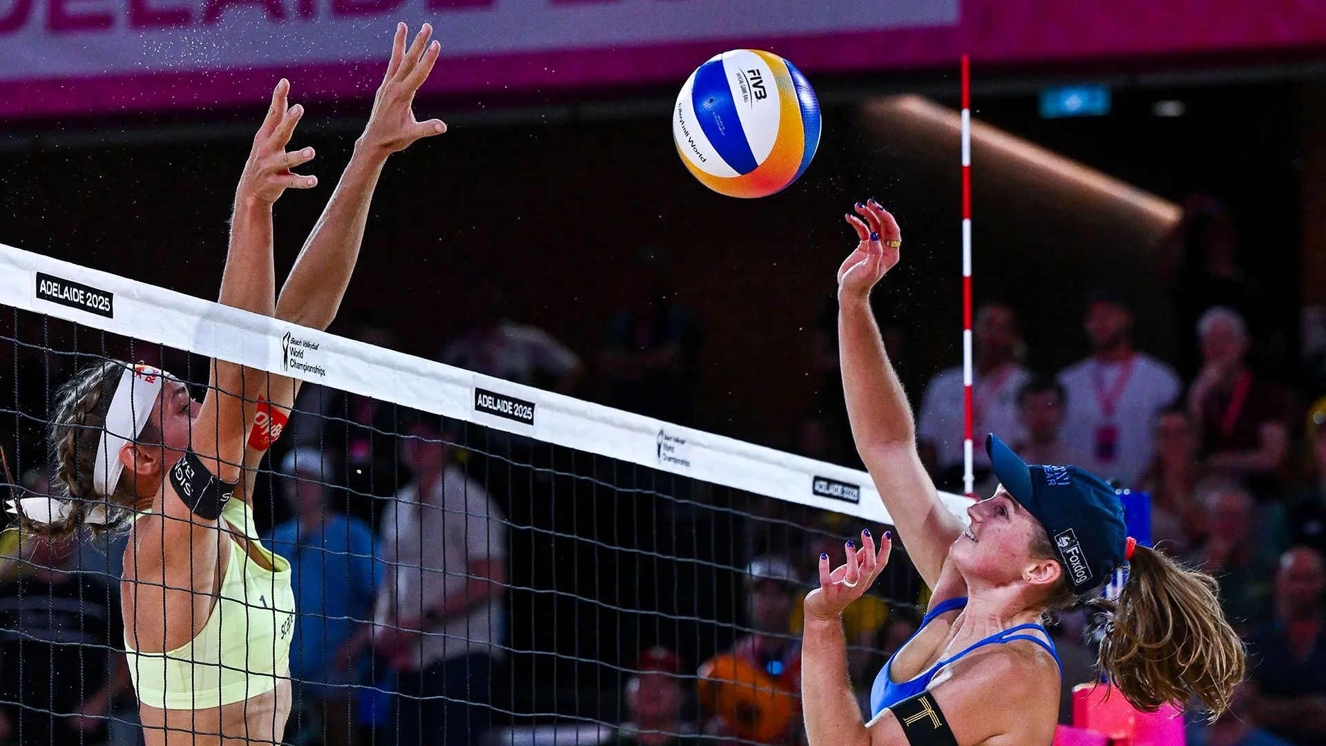 Le due atlete lettoni hanno vinto dopo tre set molto combattuti