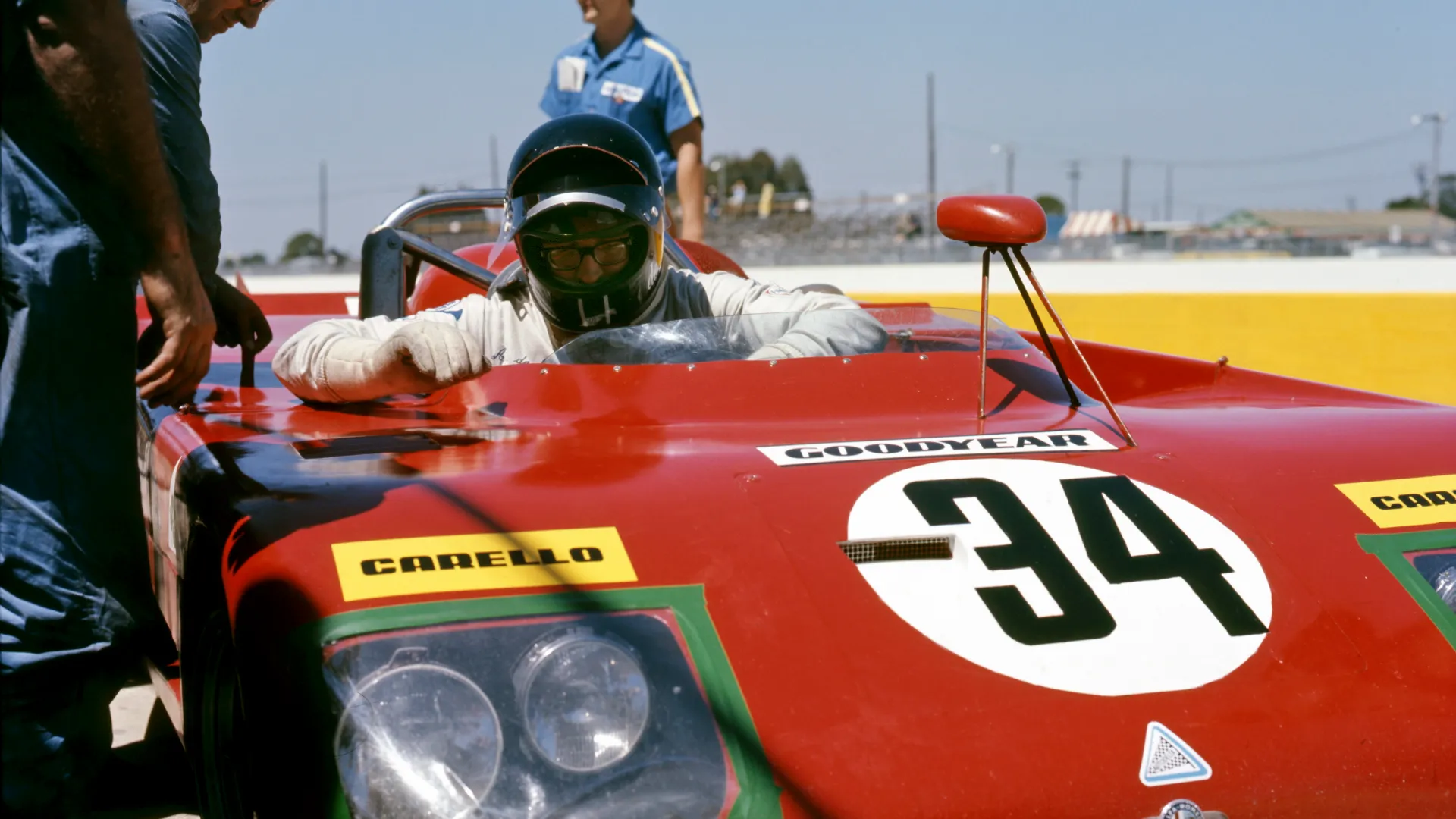 Nato a Trieste, si è saputo ritagliare uno  spazio molto importante