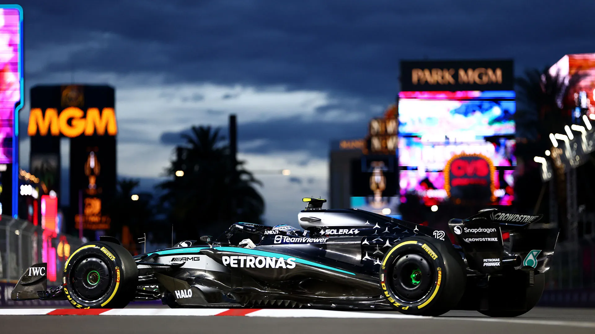 Le seconde prove libere della Formula 1 sono state interrotte più volte a causa di problemi con un tombino in curva 17