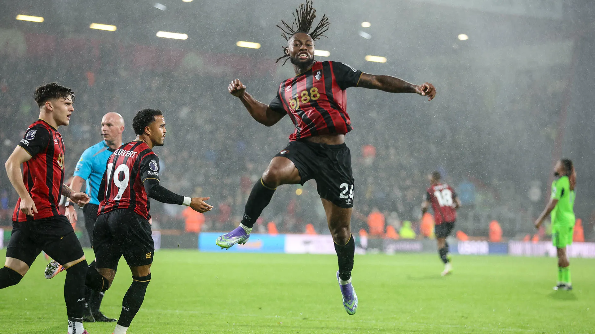 Nelle prime 12 presenze stagionali ha segnato 6 gol e servito 3 assist
