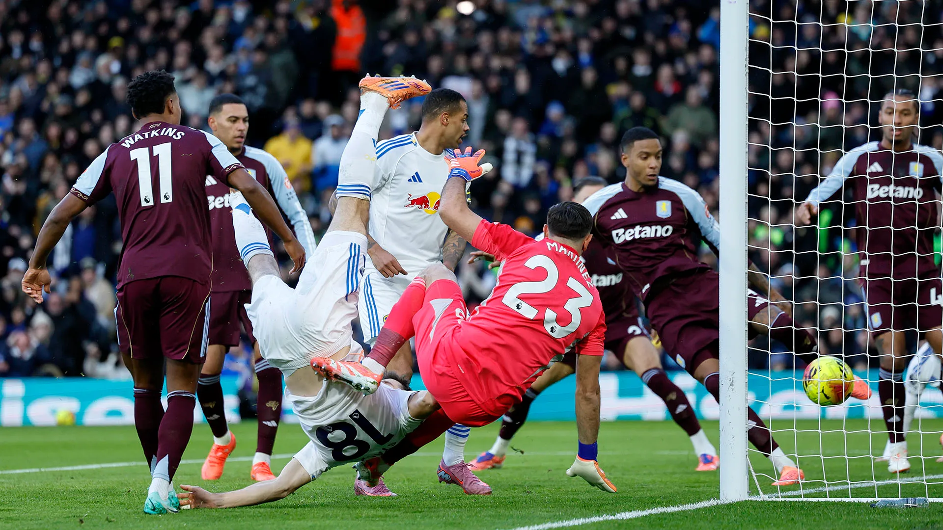 Anton Stach cade malissimo dopo il tremendo scontro