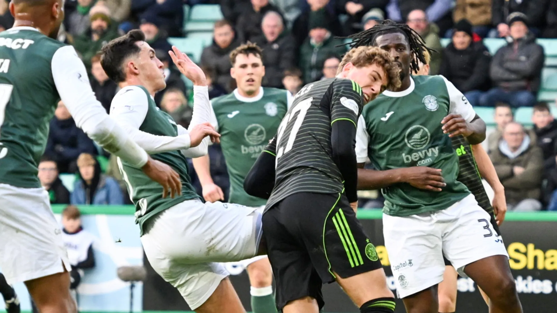 Involontario ma comunque molto doloroso il colpo ricevuto da Engels