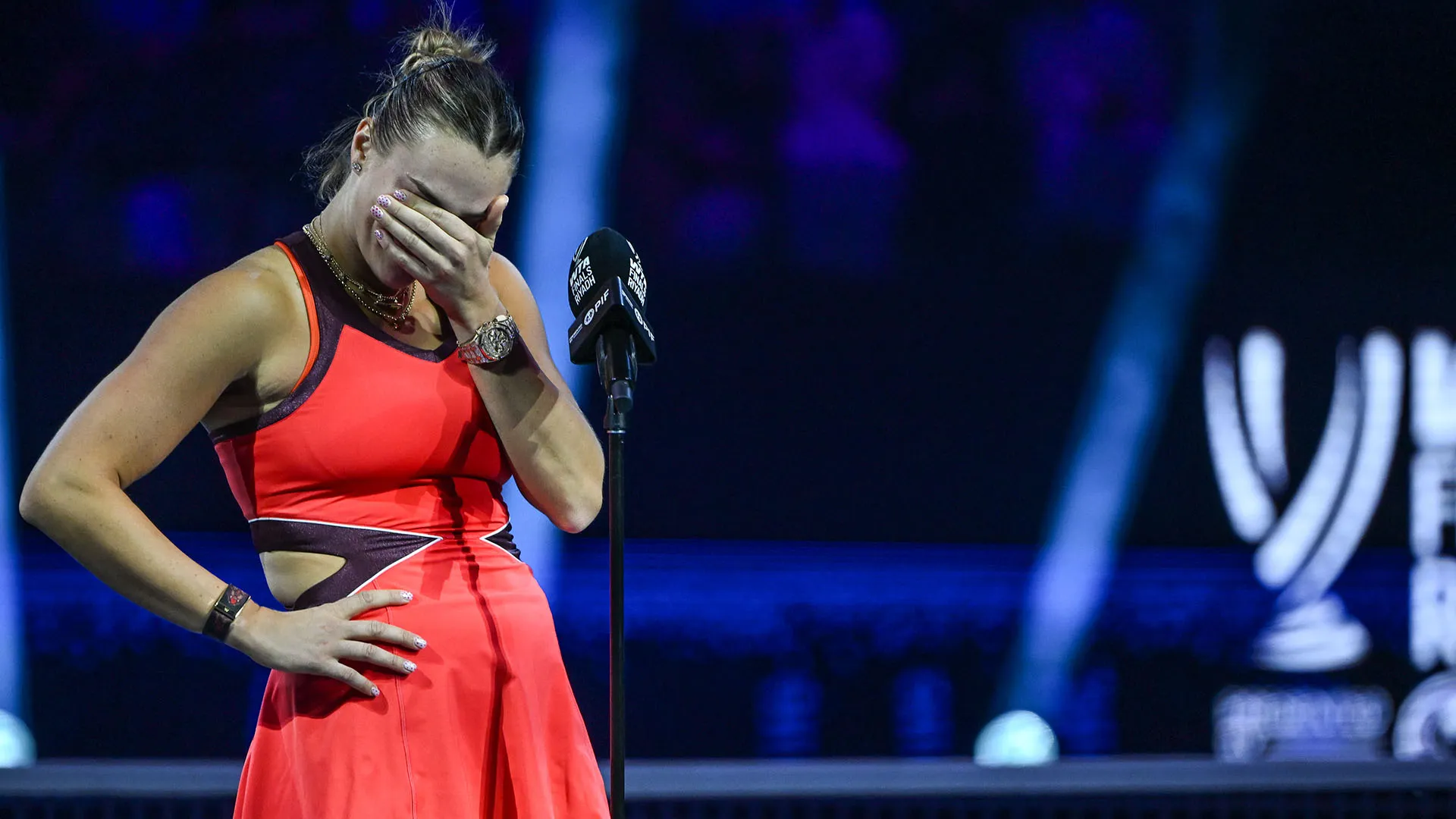 Durante la premiazione Sabalenka non ha trattenuto le lacrime: "Non è il risultato che tutti volevamo oggi"