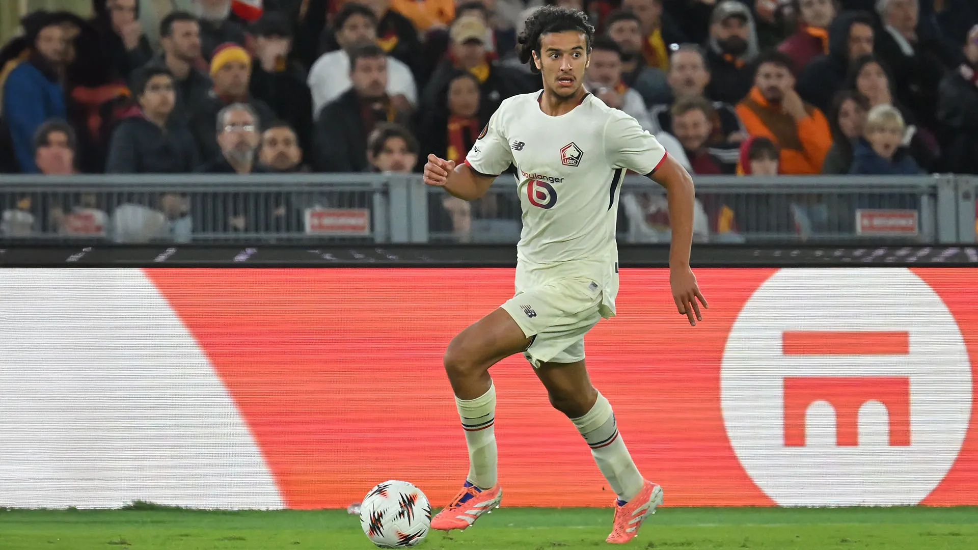 Secondo le ultime indiscrezioni, Juventus, Bayern Monaco e Manchester United lo stanno monitorando
