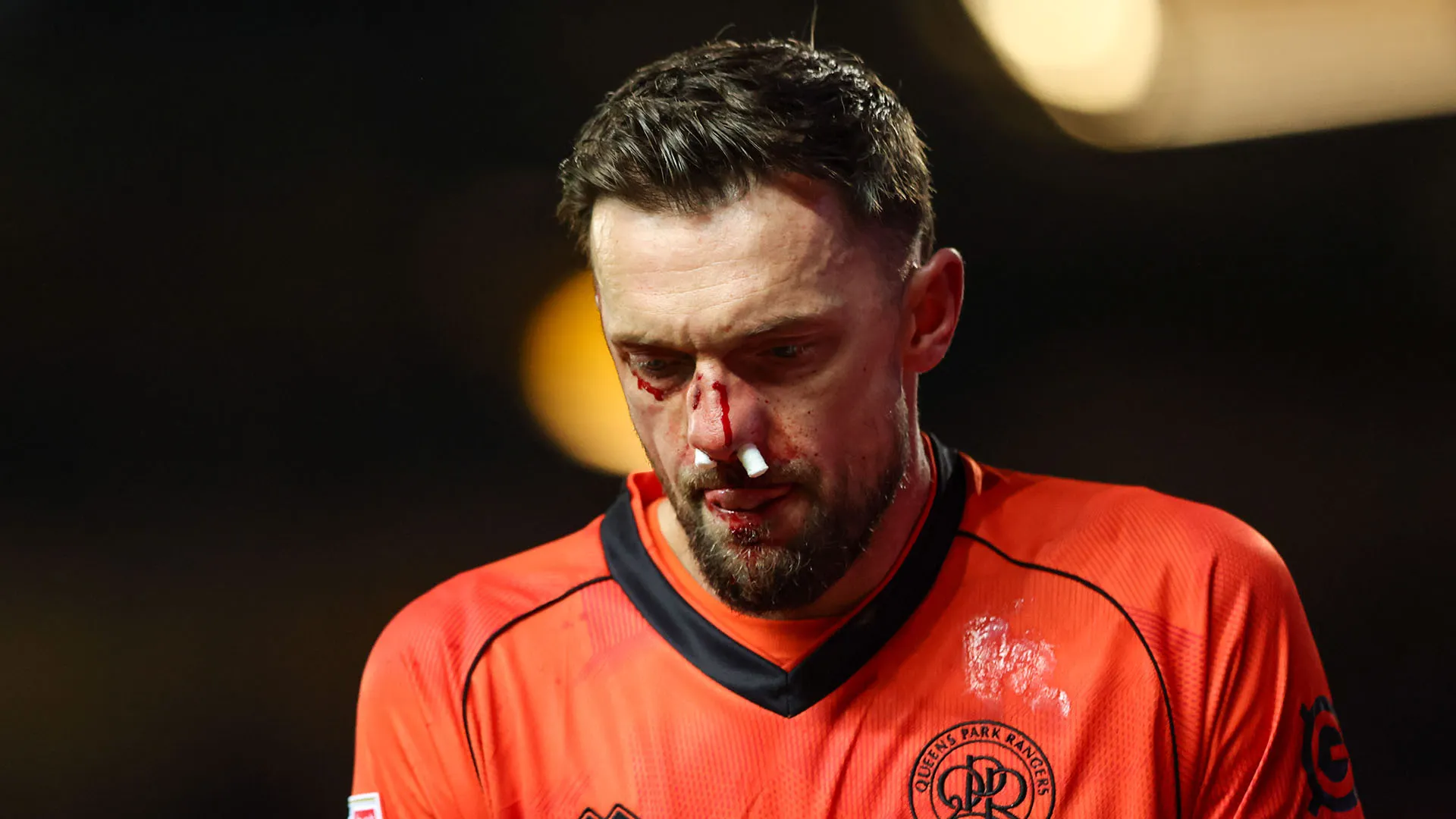 Maschera di sangue dopo il pauroso scontro
