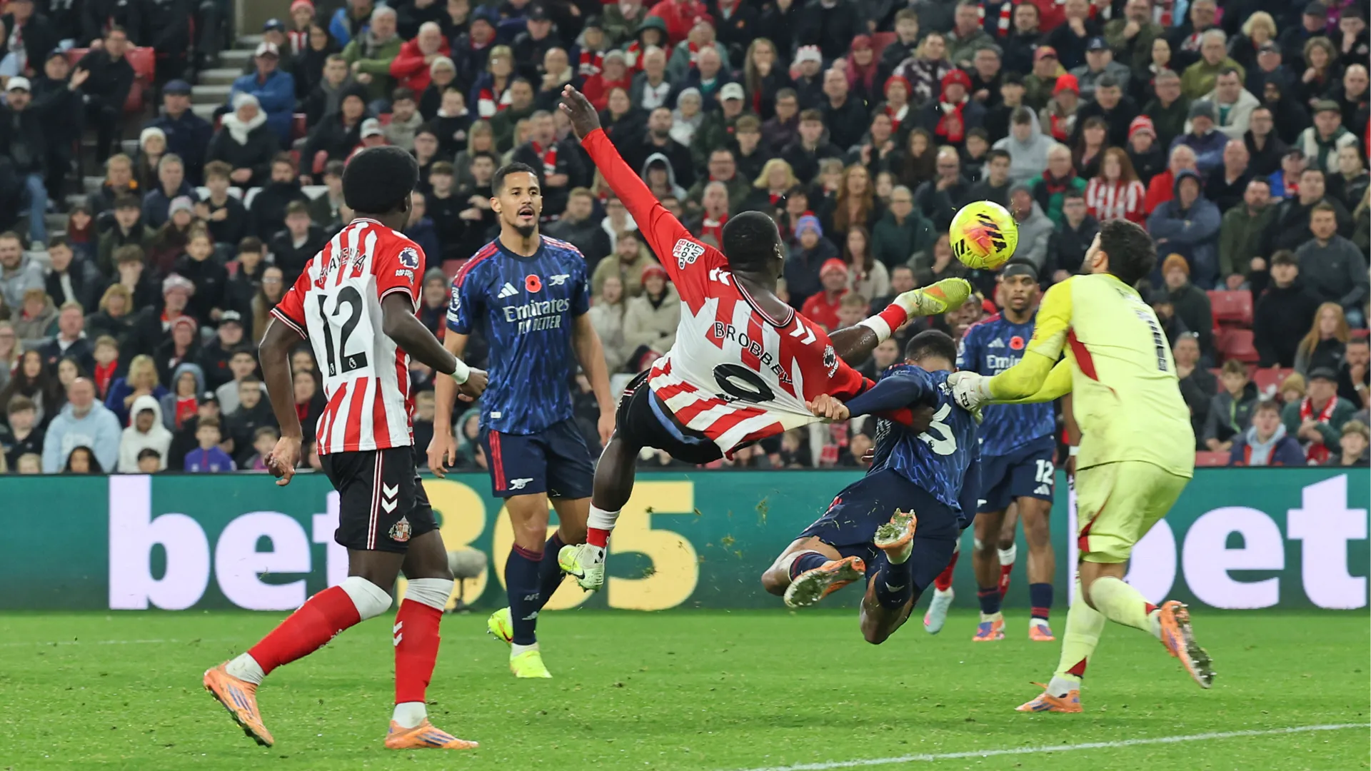 Il campione ha messo a segno un gol spettacolare a pochi secondi dal triplice fischio
