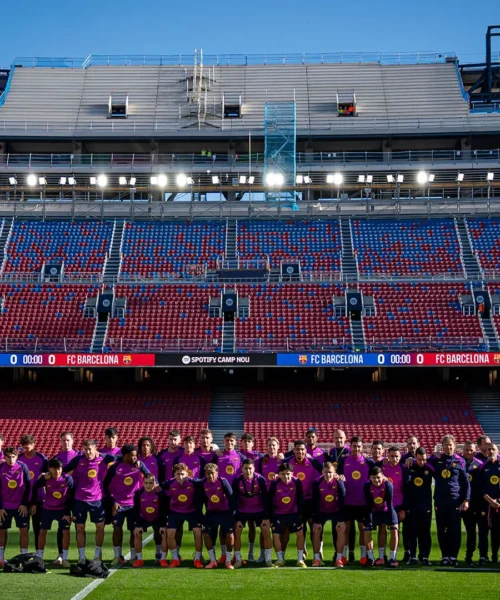 Sta per riaprire il Camp Nou rinnovato: è diventato un mega stadio, foto