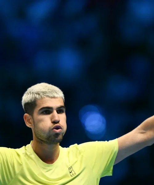 ATP Finals, Carlos Alcaraz soffre ma batte Taylor Fritz in rimonta