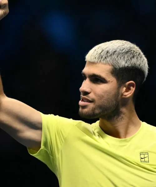 Carlos Alcaraz punta Jannik Sinner e scherza con Torino: “In 3 o 4 tifatemi”