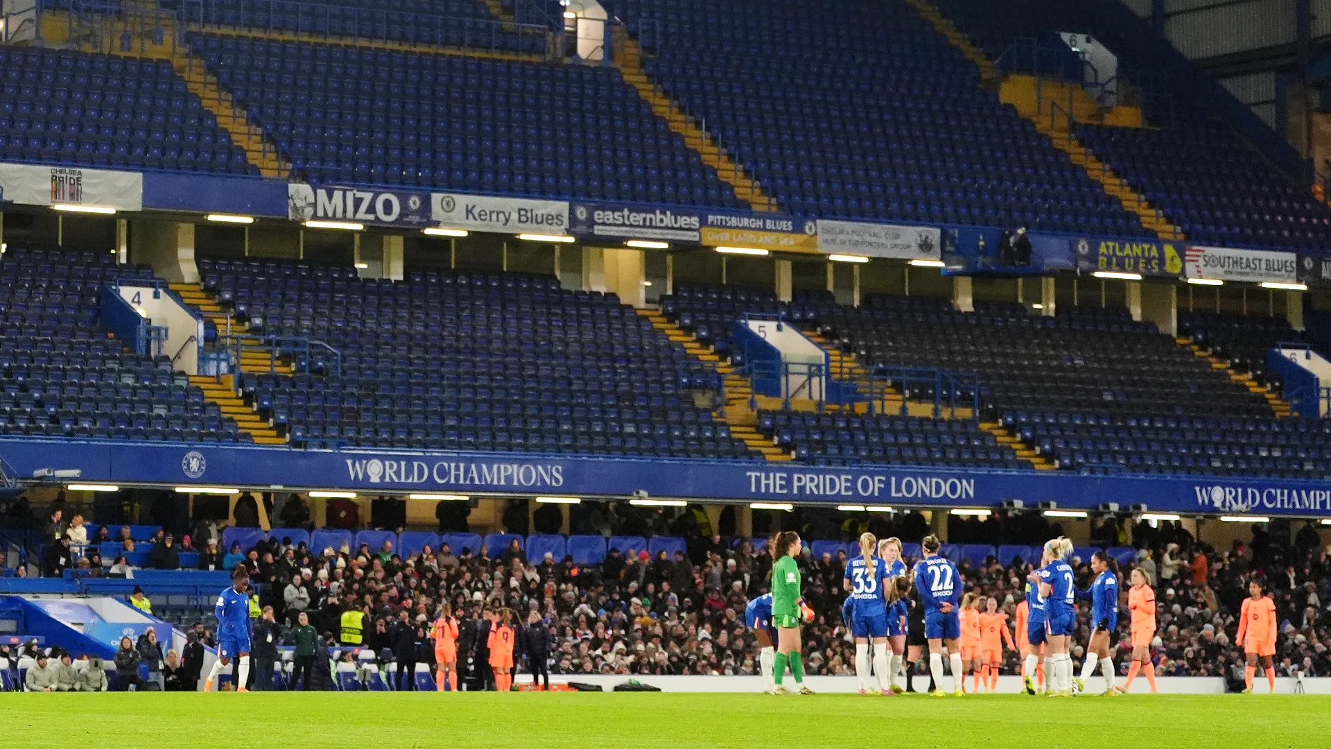 Il match è potuto riprendere solo una volta che i tecnici hanno sistemato la questione elettrica