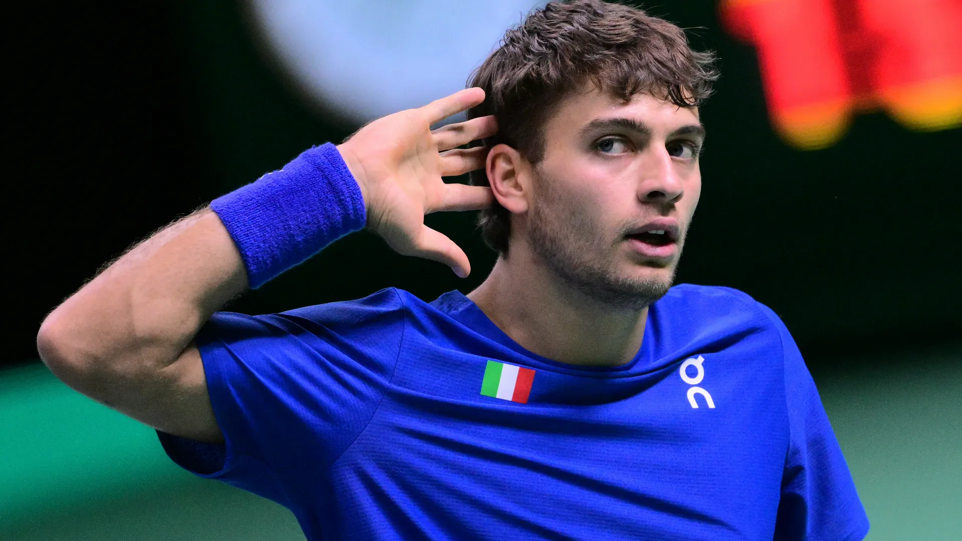 Cobolli parte male perdendo 6-1 il primo set contro Munar e andando sotto nel secondo.