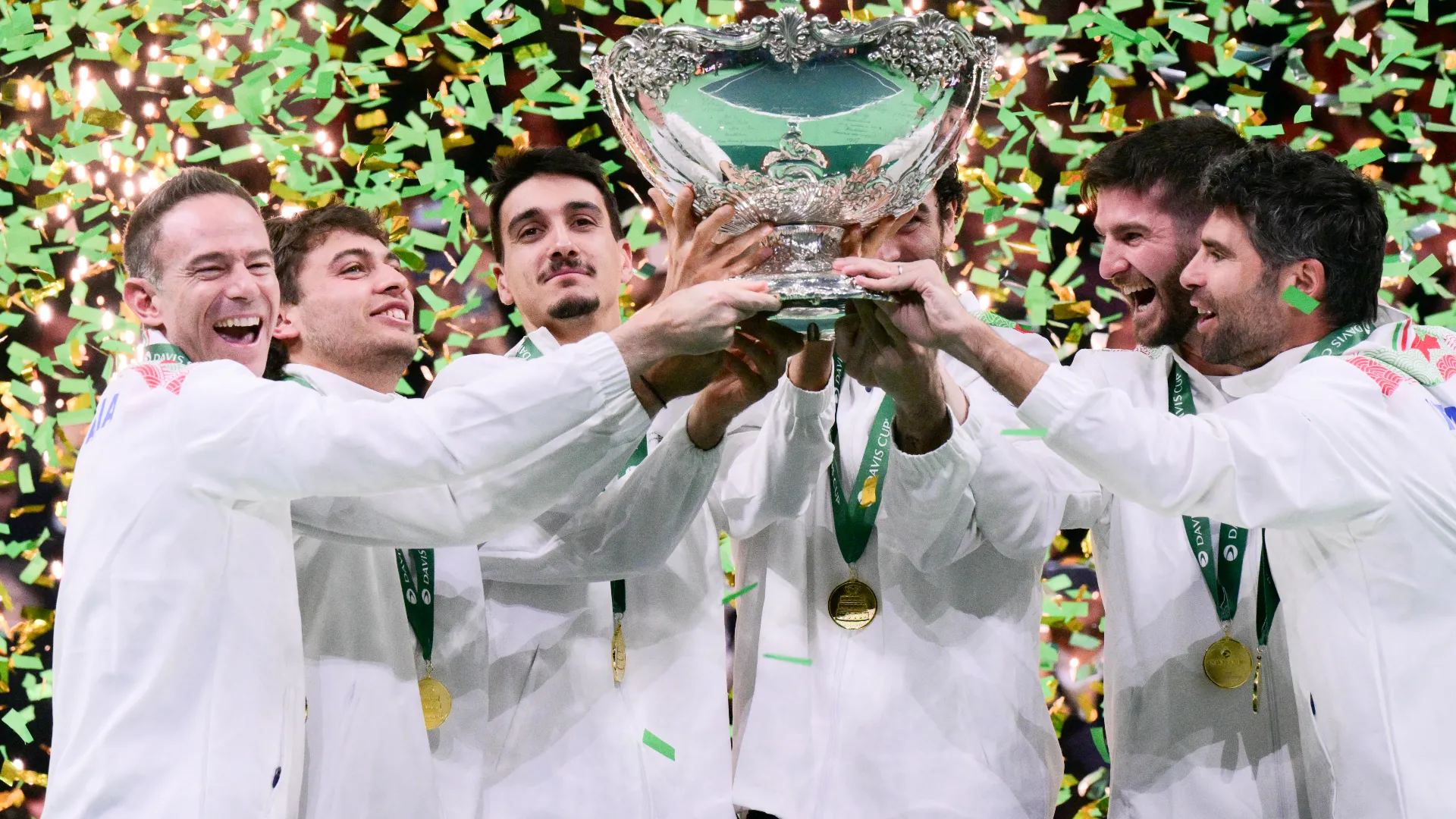 Gli azzurri vincono senza Sinner, come la Spagna era priva di Alcaraz.