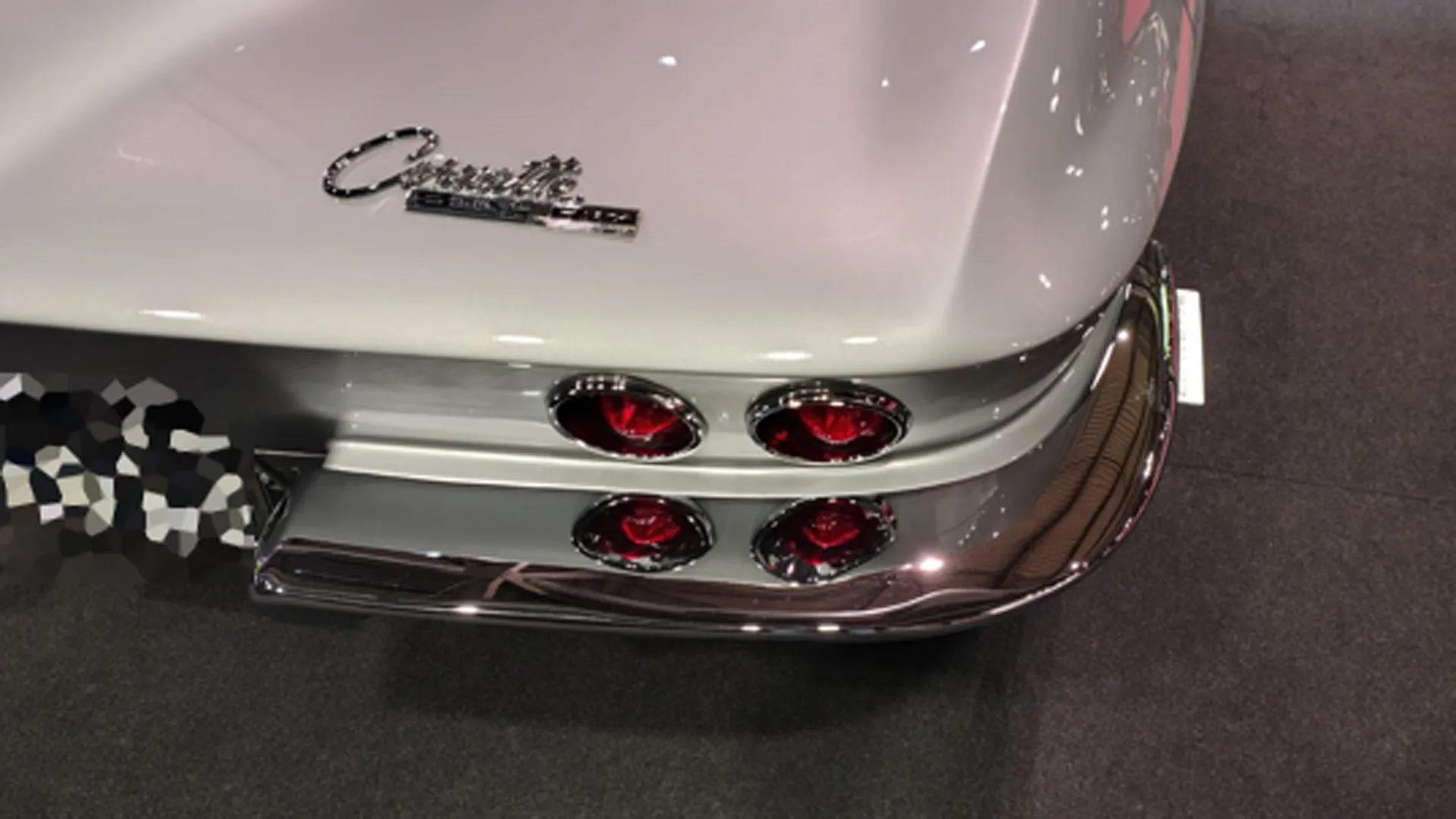 Il debutto del 1953 fu poco brillante con un sei cilindri in linea da 150 cavalli.