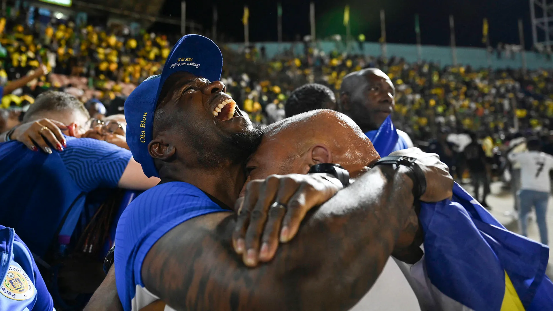 Il Paese, che ha una popolazione di 156.115 abitanti, è esploso di gioia dopo la miracolosa impresa