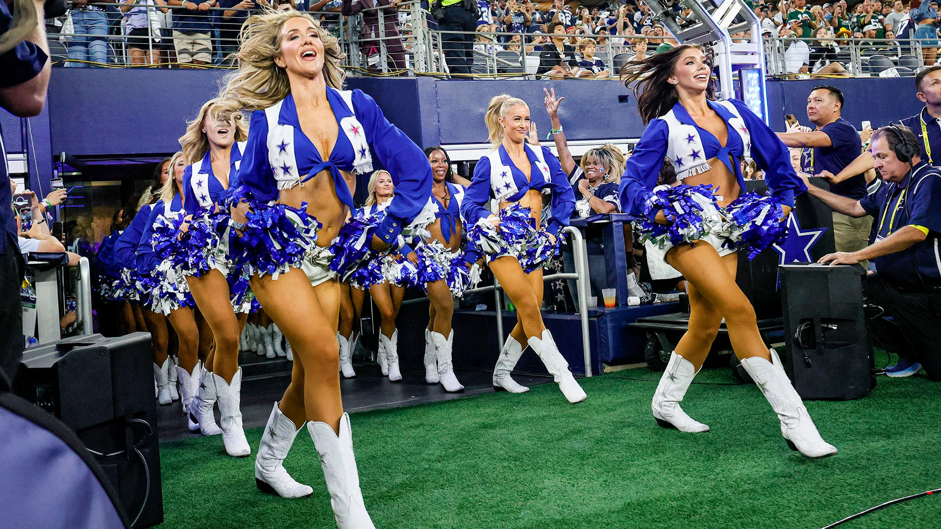 Sono considerate le cheerleader più famose del mondo e basta vedere una loro coreografia per capirne il motivo