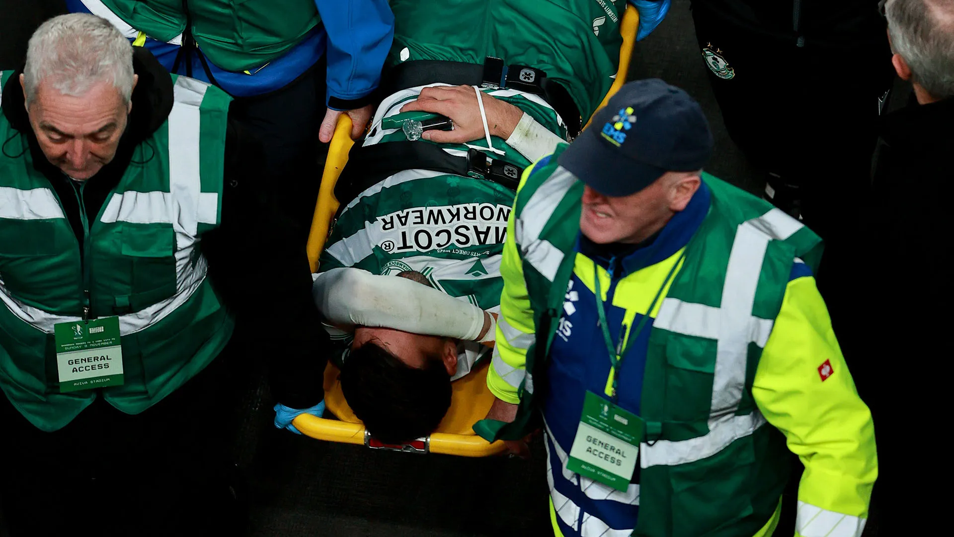 Splendido l'appaluso che gli ha riservato lo stadio al momento dell'uscita 