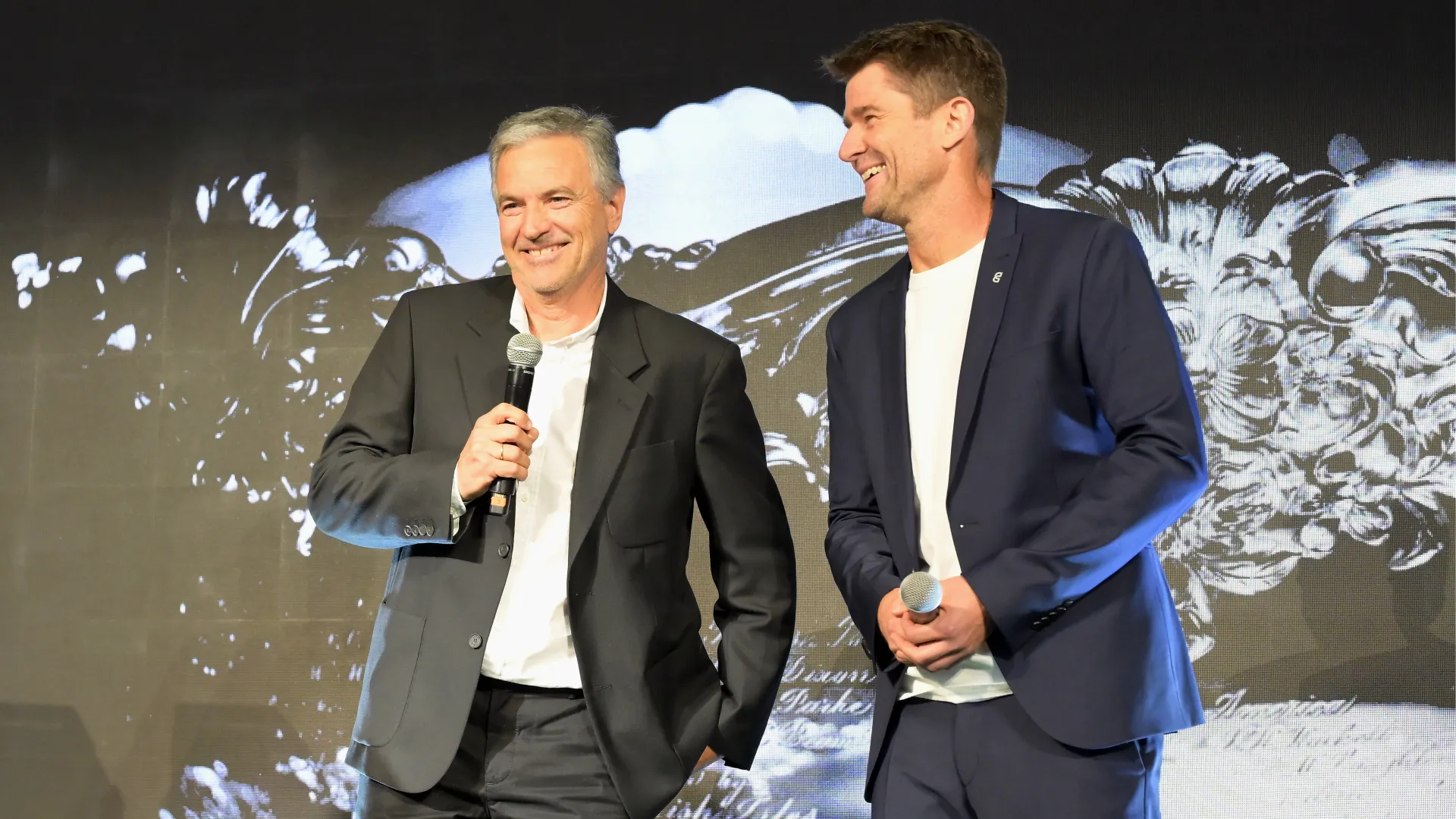 Otto nazioni si contendono l'ambitissima insalatiera della Coppa Davis.