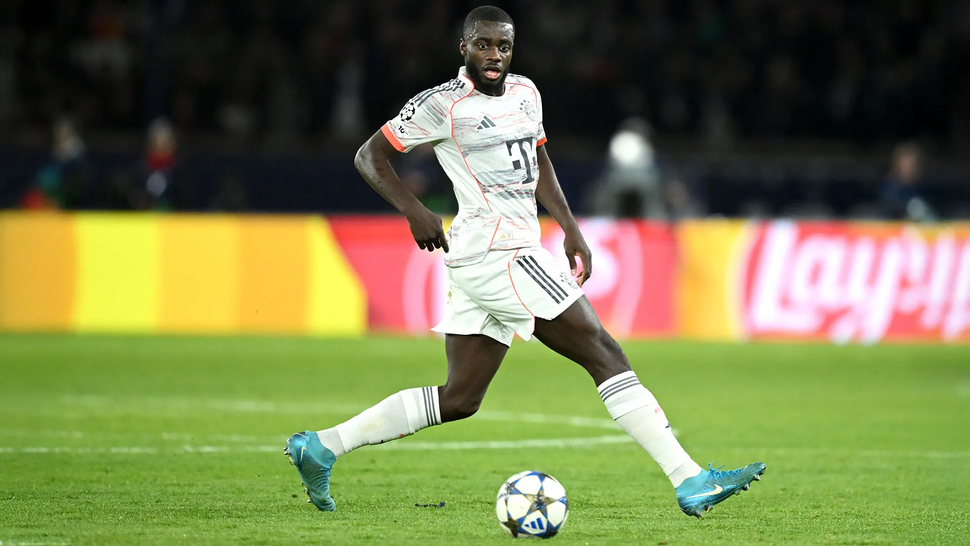 Finora il Bayern Monaco era molto scettico date le elevate richieste economiche di Upamecano
