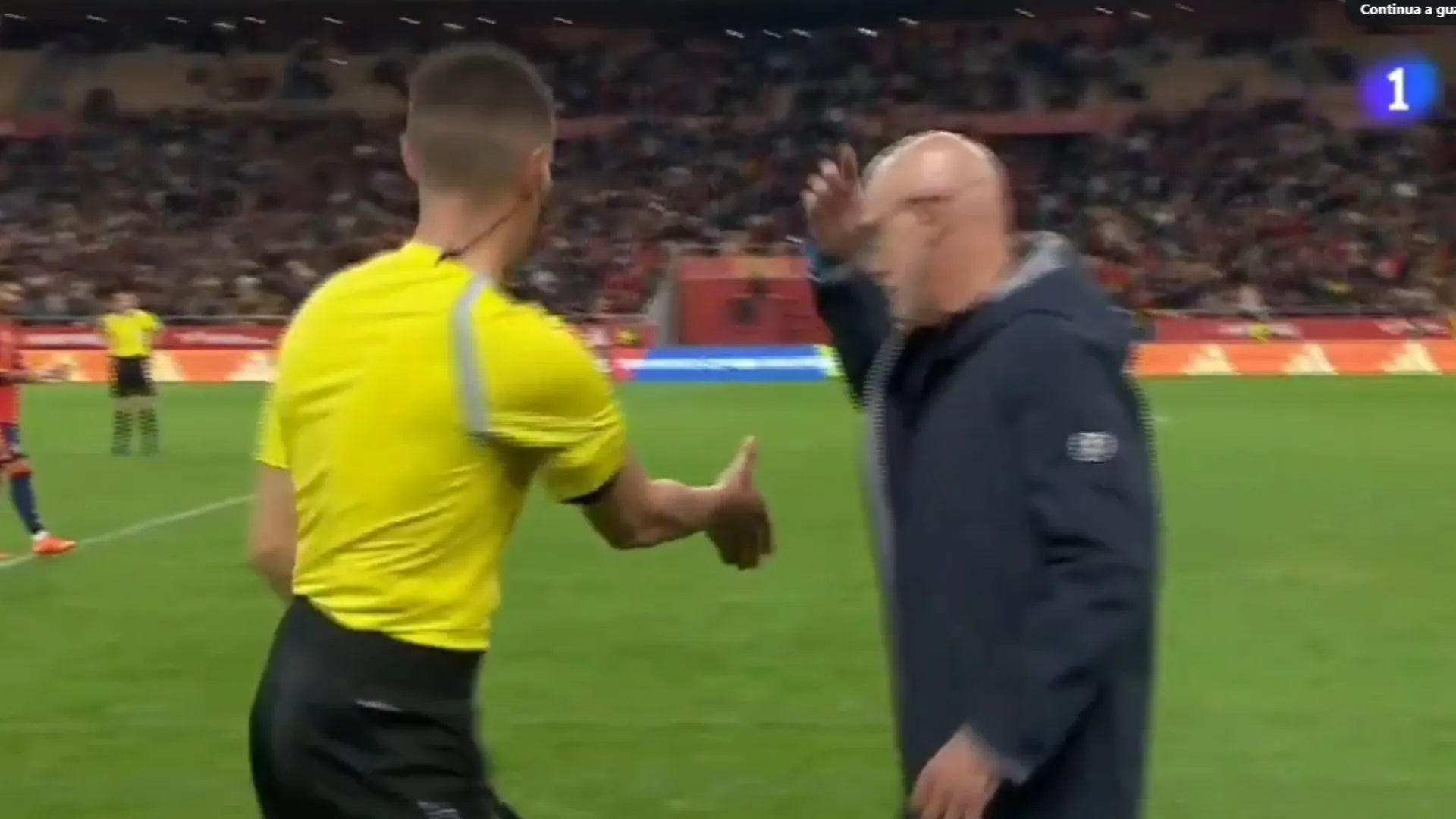 ... ma De La Fuente ha platealmente  negato il saluto, allontanandosi