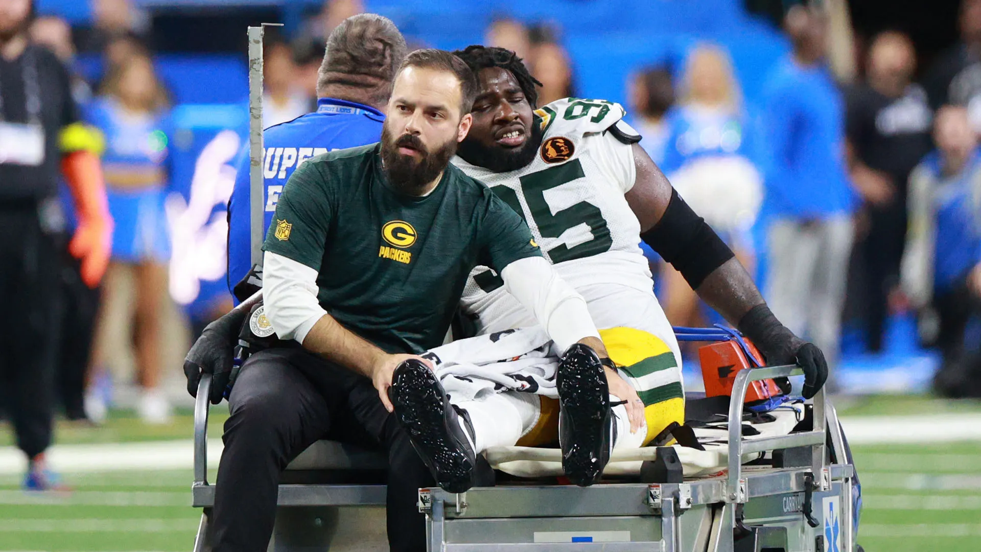 Dopo un'azione di gioco Wyatt è rimasto a terra dolorante