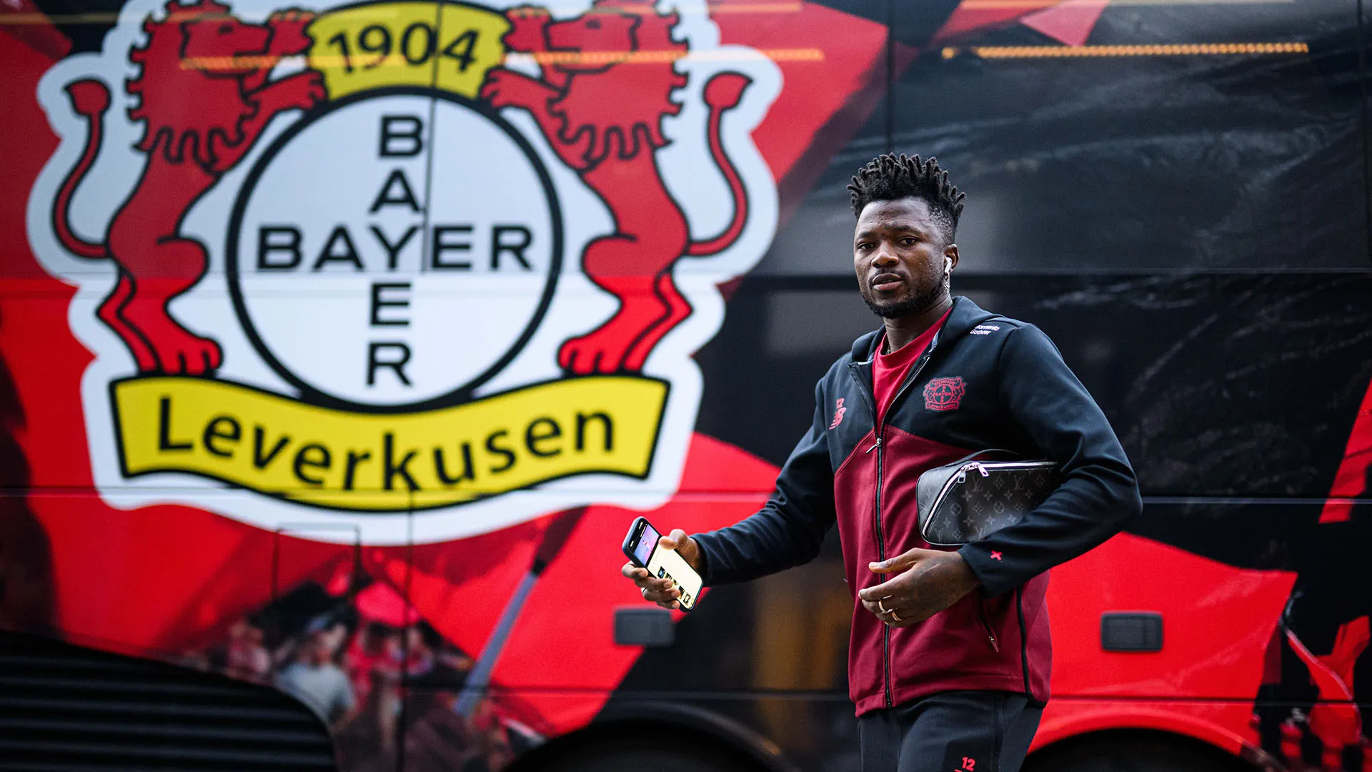 Secondo L'Equipe, Luis Enrique vorrebbe portare a Parigi Edmond Tapsoba
