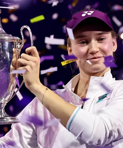 Trionfo di Elena Rybakina nelle WTA Finals, battuta in finale Aryna Sabalenka