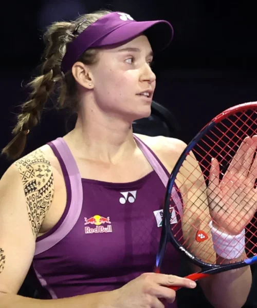 Tris di Elena Rybakina: semifinale alle WTA Finals a punteggio pieno