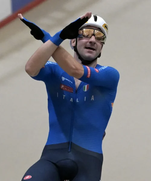 Elia Viviani medita una reazione decisa al tweet del generale Roberto Vannacci