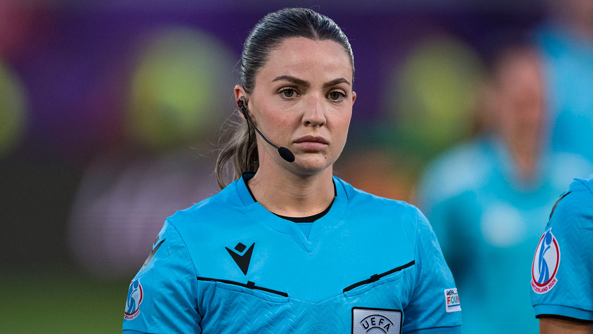 Emily Carney ha operato da assistente in importanti competizioni internazionali, compresa la finale di UEFA Women’s U19 EURO
