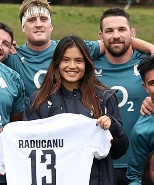 Emma Raducanu si dà al rugby: le foto