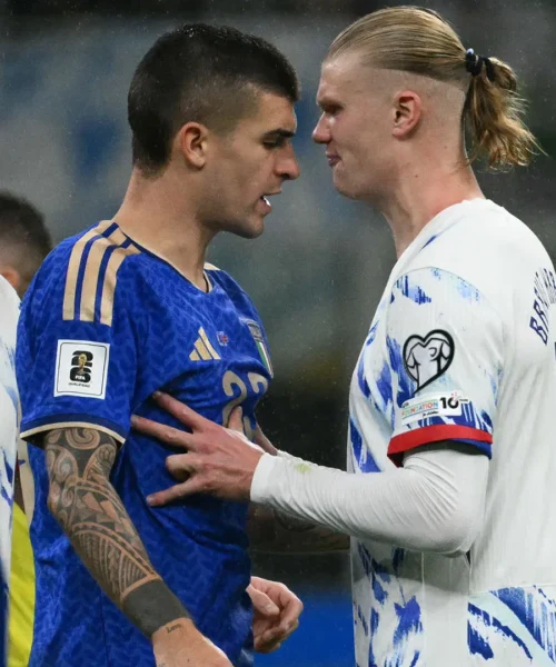 Erling Haaland sbeffeggia Gianluca Mancini