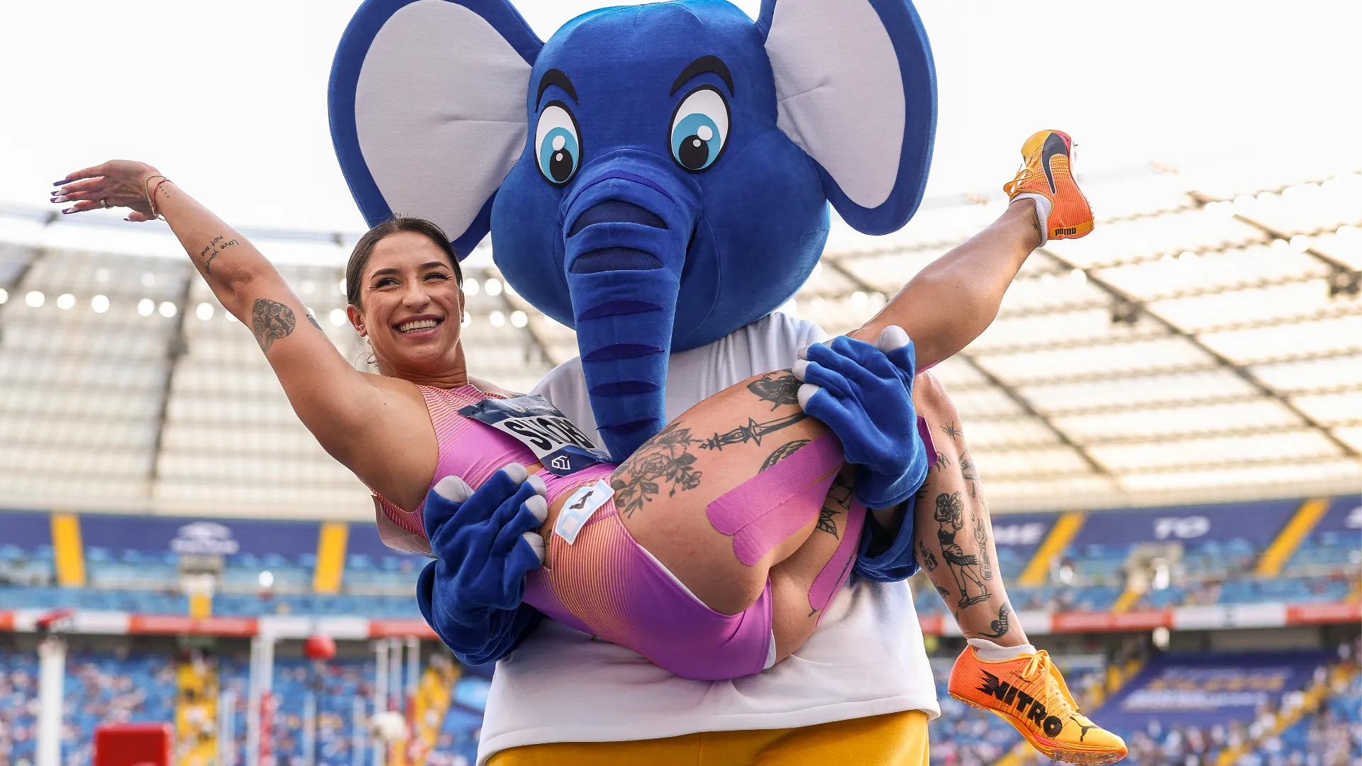 Ewa Swoboda è una velocista polacca specializzata nelle gare di sprint.