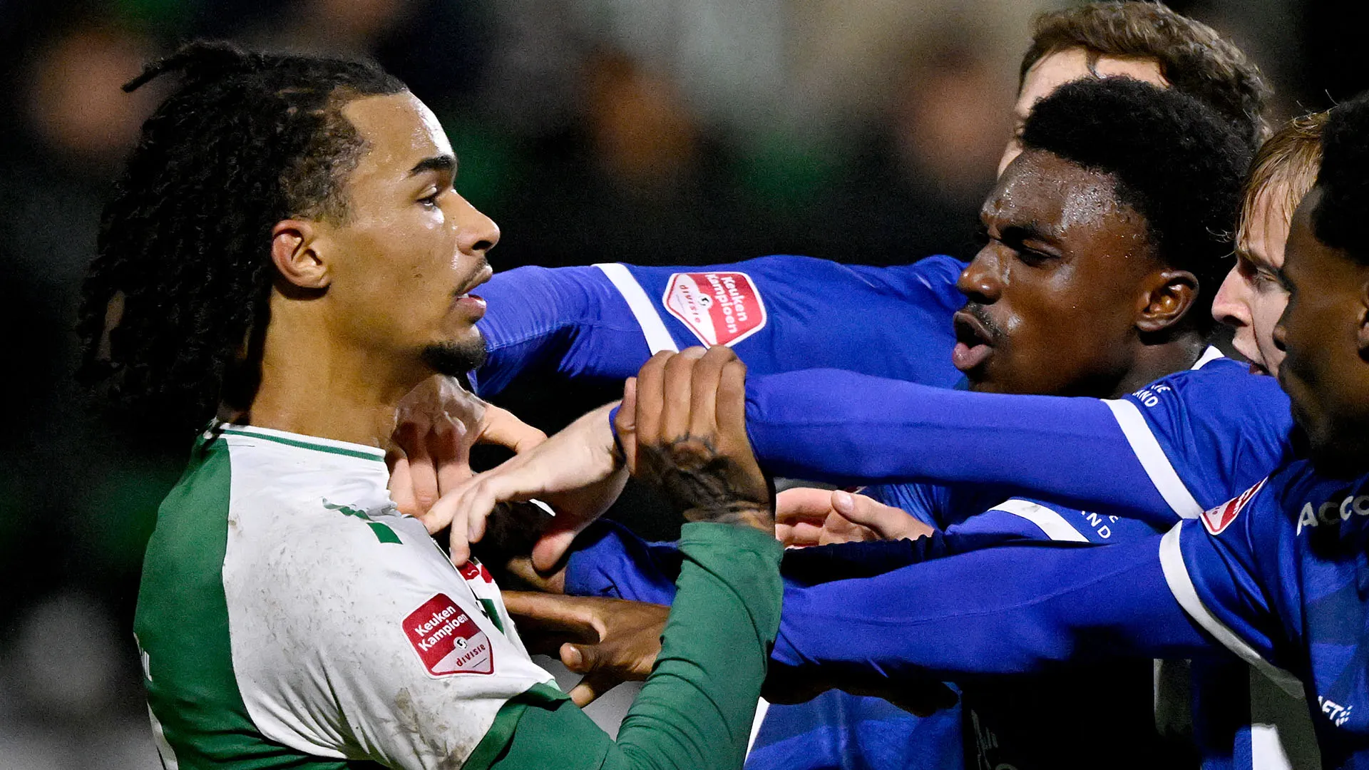 Scene tristissime che non vorremmo mai vedere su un campo da calcio