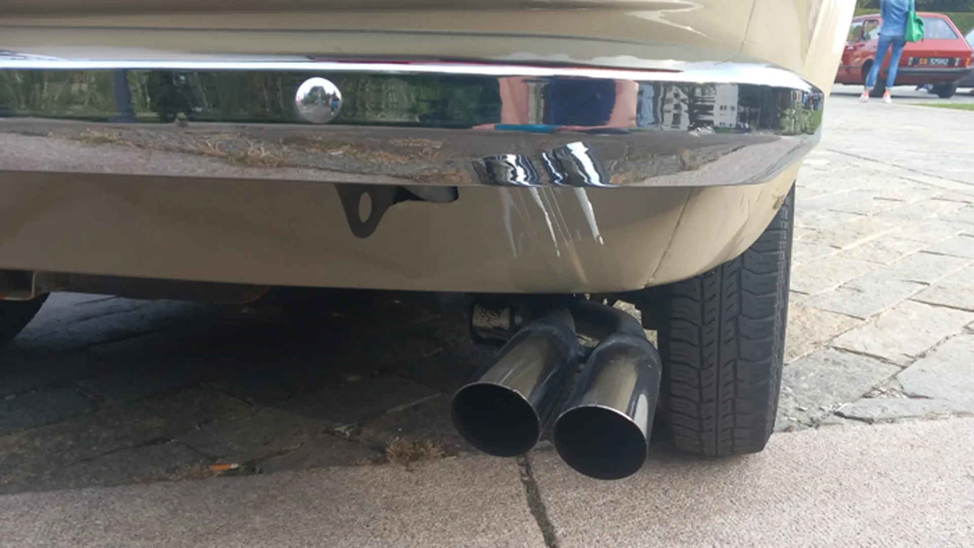 Manzù disegna una compatta a due volumi, più grande della 850 ma con abitacolo arioso e comodo.