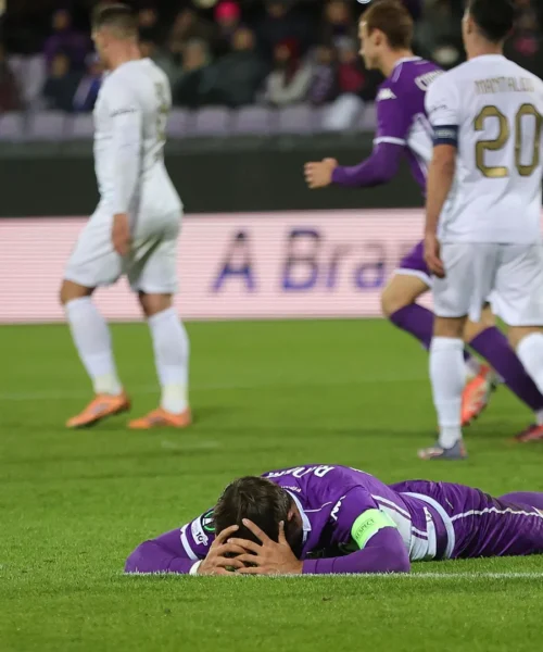 Fiorentina, altro tonfo: l’AEK Atene sbanca il Franchi