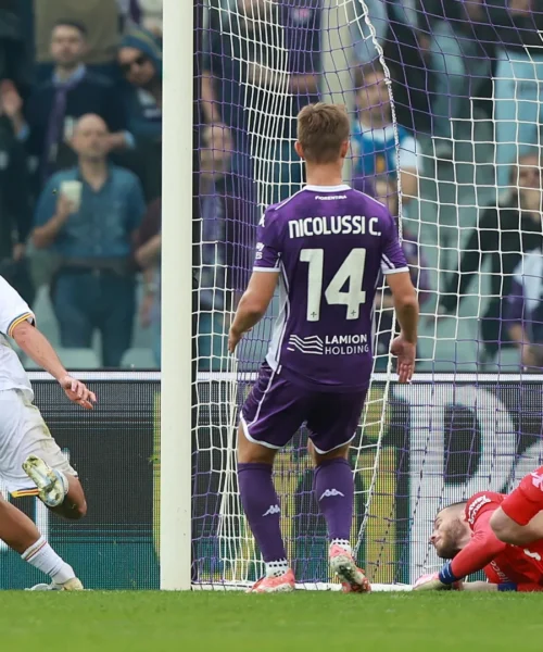 Il Lecce manda sempre più giù la Fiorentina, tutto nel primo tempo fra Torino e Pisa