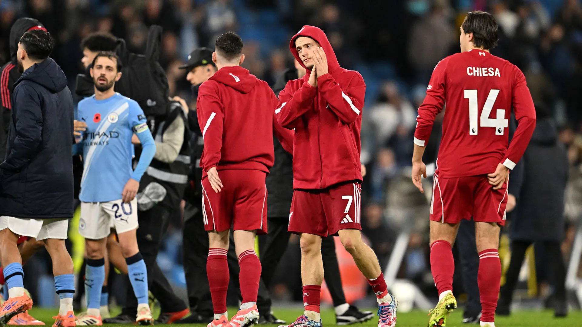 "Il Bayer Leverkusen ci ha ingannato, ridateci i nostri soldi" ha scritto un altro
