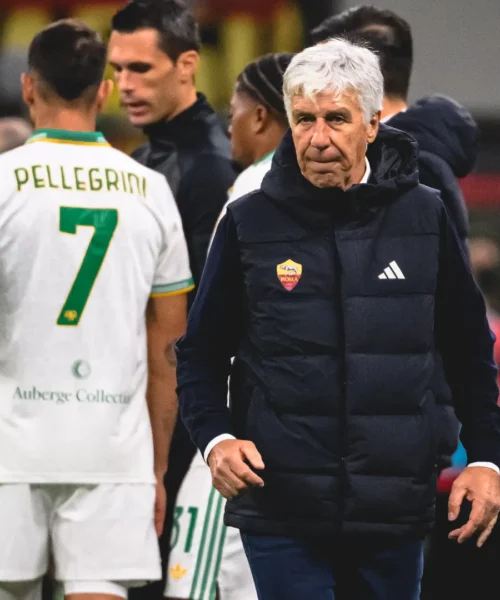 Gian Piero Gasperini alza la voce e fa un reclamo agli arbitri