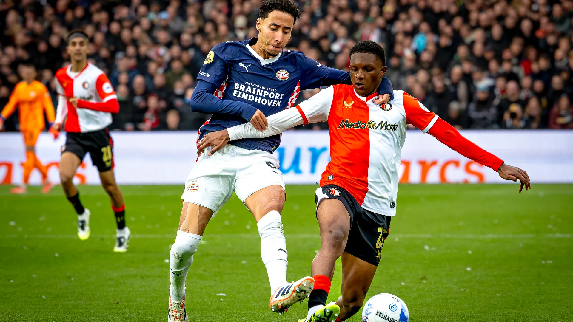 Secondo fonti olandese, la società sta pensando di contattare già il Feyenoord
