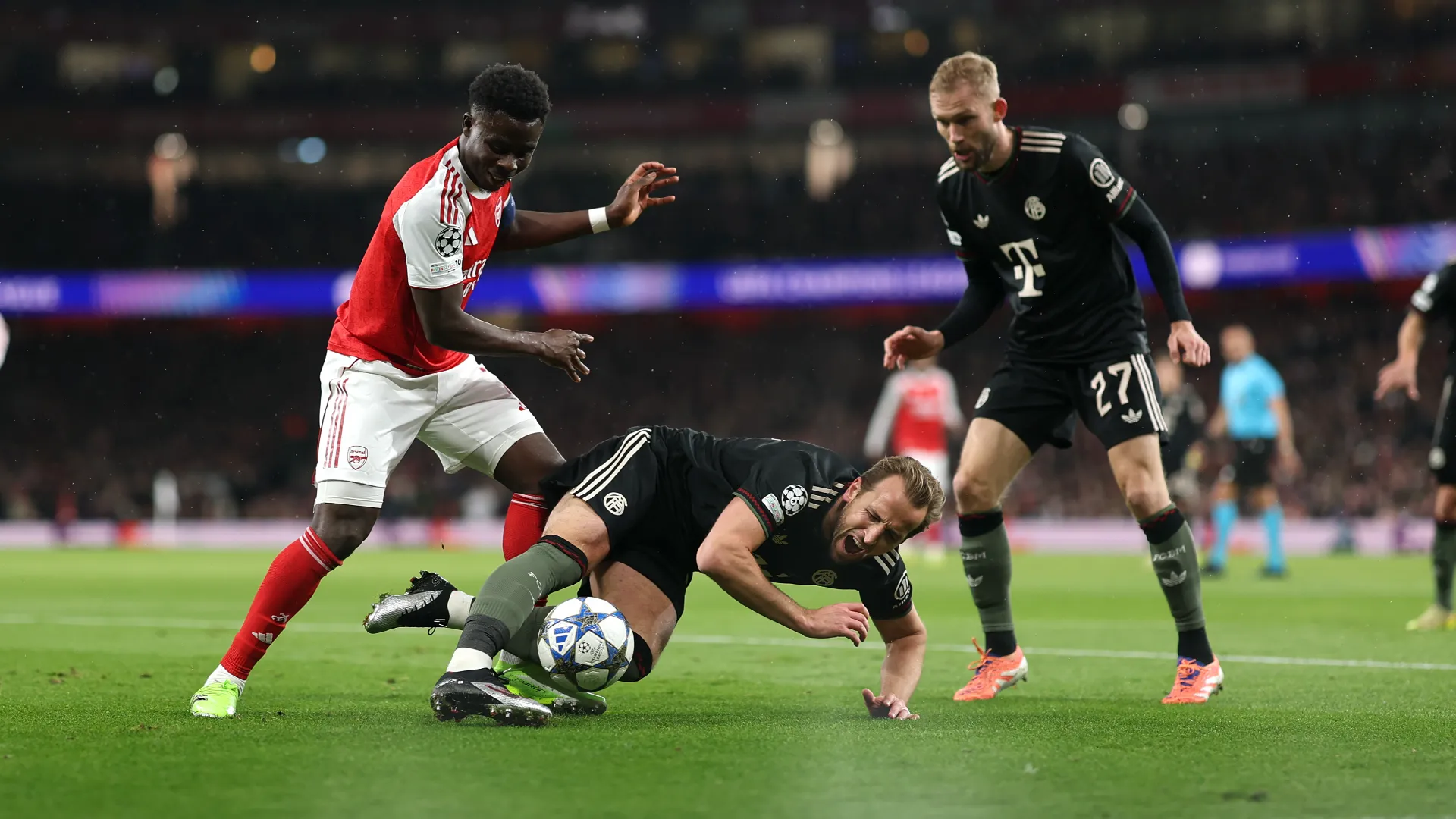 Ad ogni tocco di palla di Kane, inoltre, c'erano fischi e insulti da parte di alcuni fan sugli spalti
