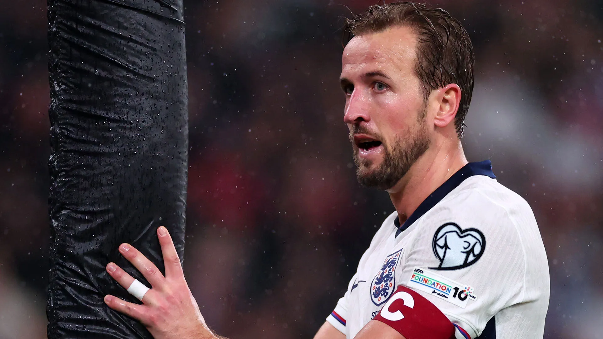 Il centravanti inglese non è riuscito a segnare nella sfida contro la Serbia
