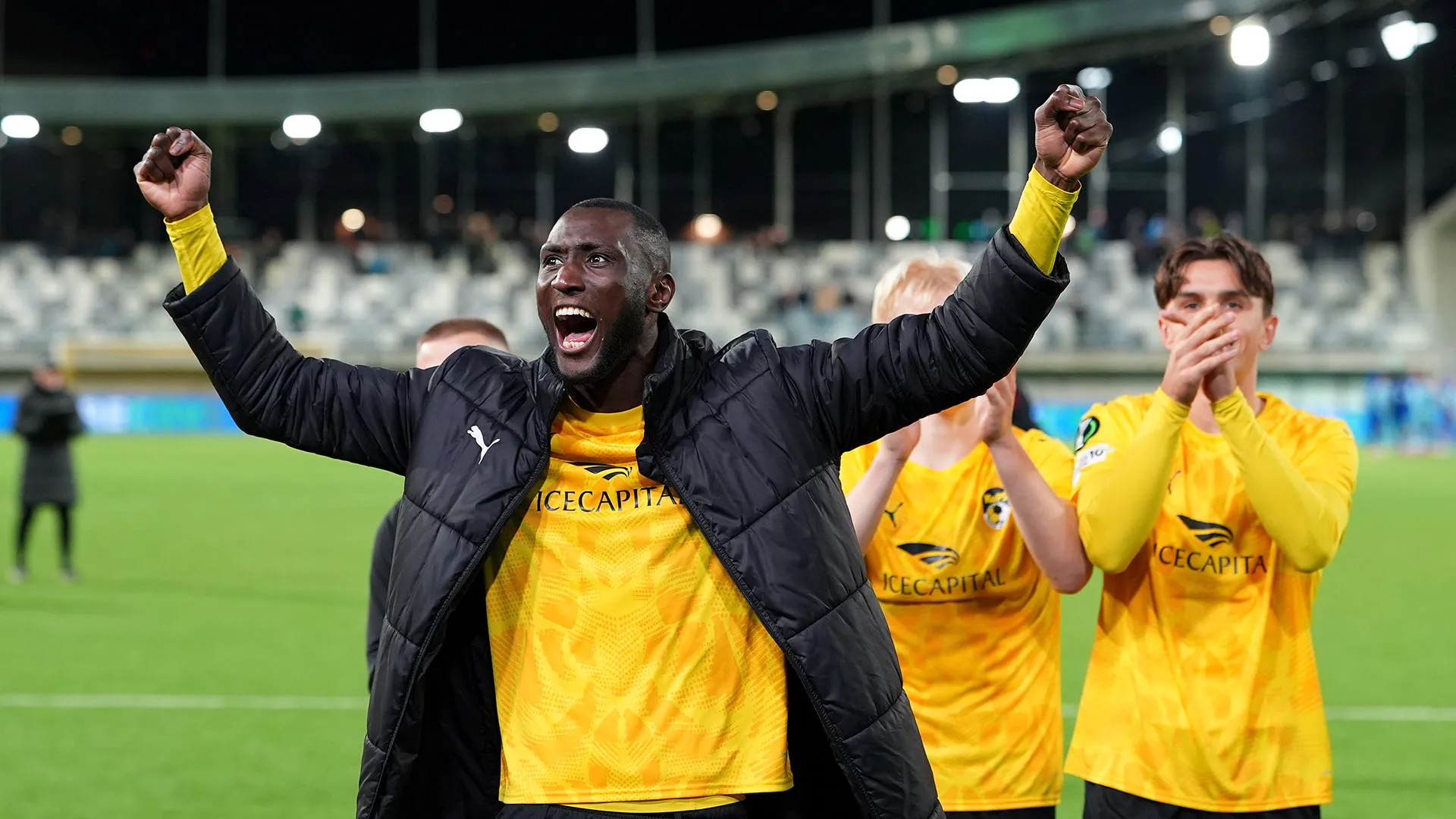 Ibrahim Cissé fa una sceneggiata durante la partita di Conference League tra Kuopion e Slovan Bratislava