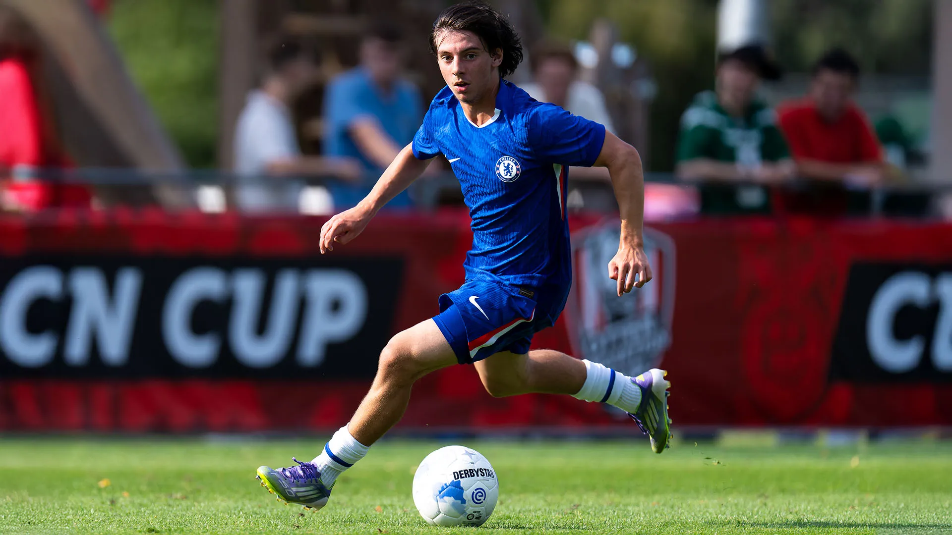 Con il Chelsea Under 16 ha realizzato 52 gol e 60 assist in 40 partite