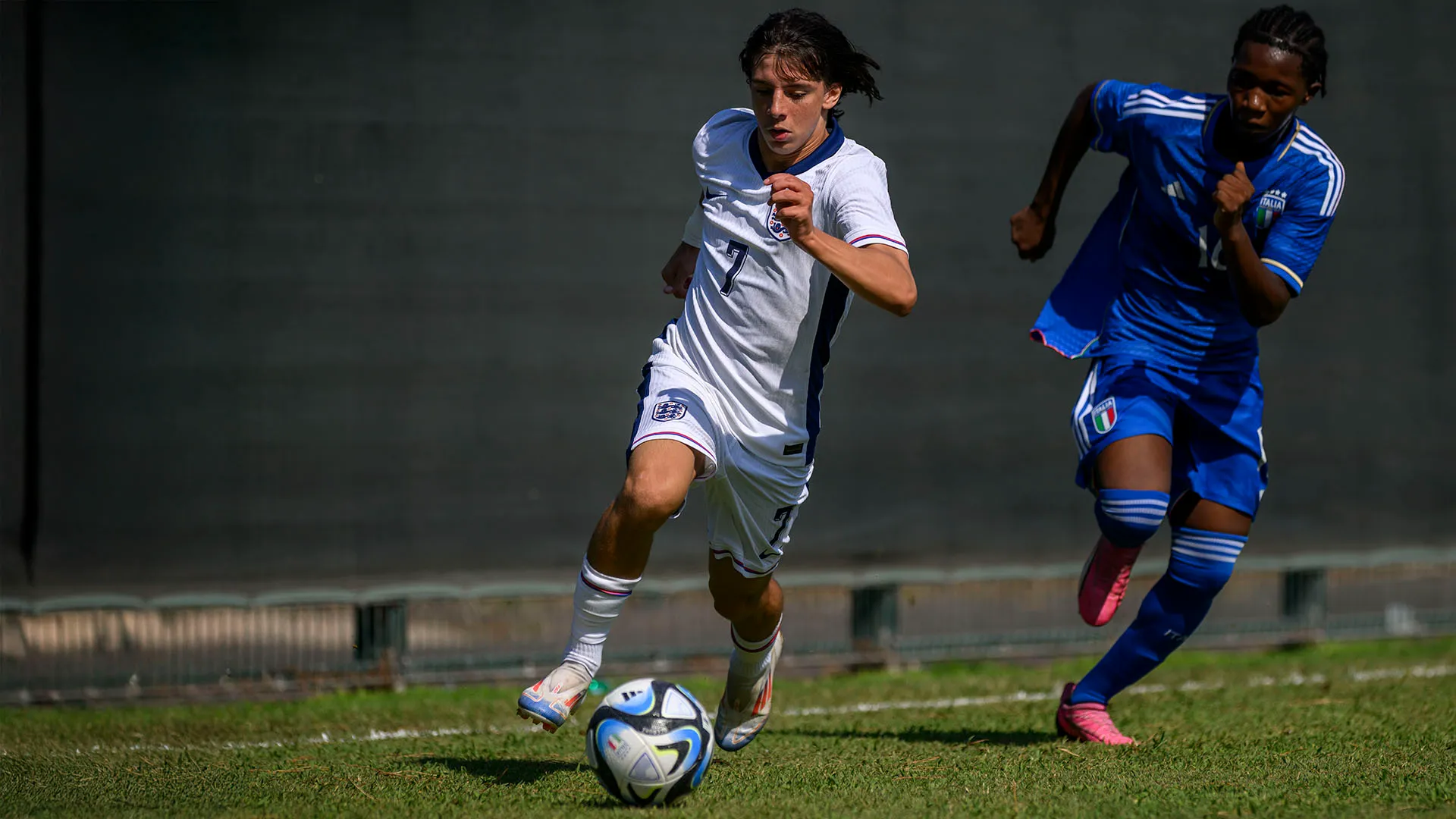 Rabbaj ha brillato anche all'esordio in Youth League, dove ha giocato con ragazzi più grandi di lui anche di tre anni: ha messo a segno due assist
